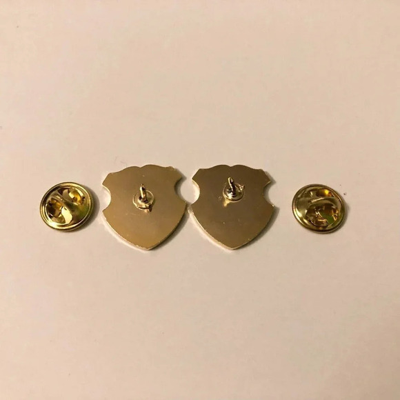 Vintage Assorted Pins  Carnival Liberty Antwerpen Norweigian Cruise - Picture 4 of 13